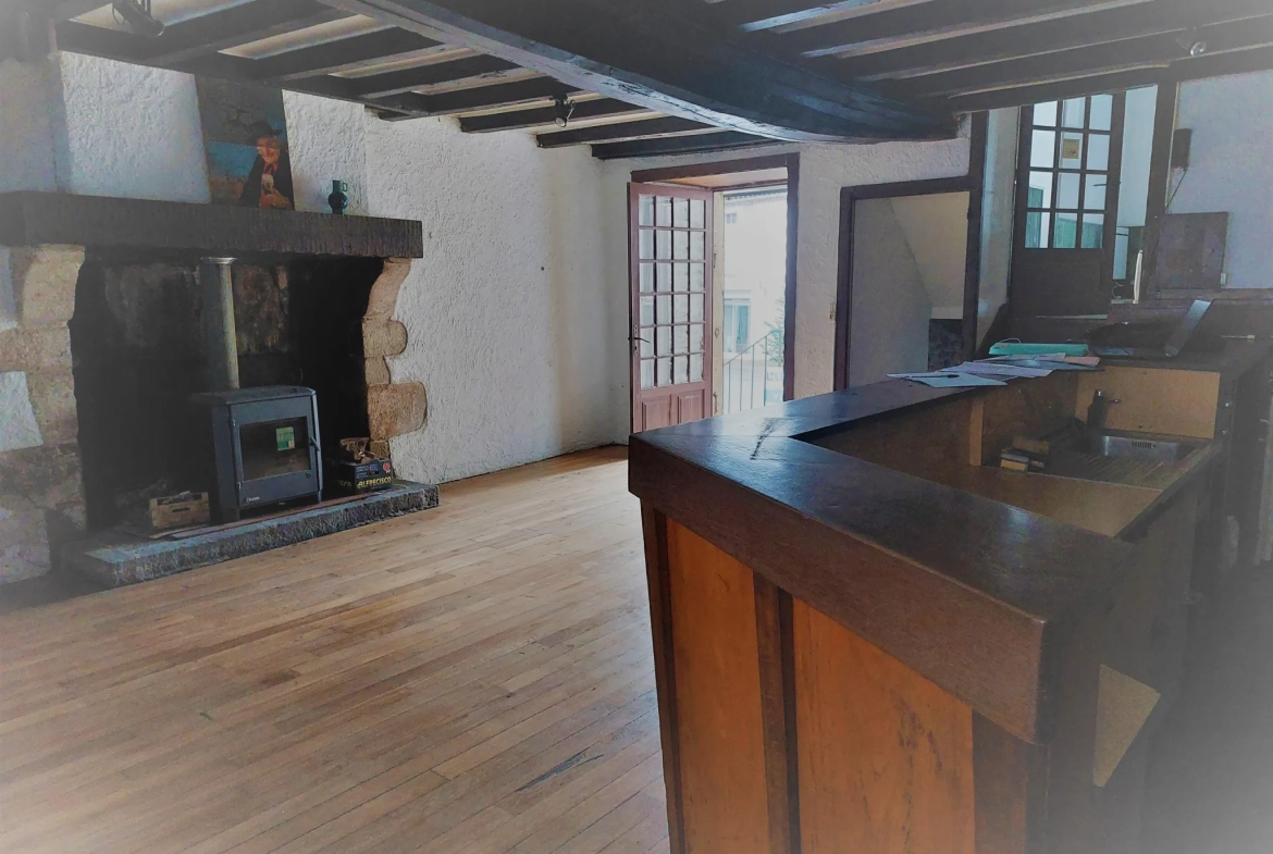 Maison de Bourg à vendre à Champniers et Reilhac, 130 m² avec terrain et potentiel d'extension 