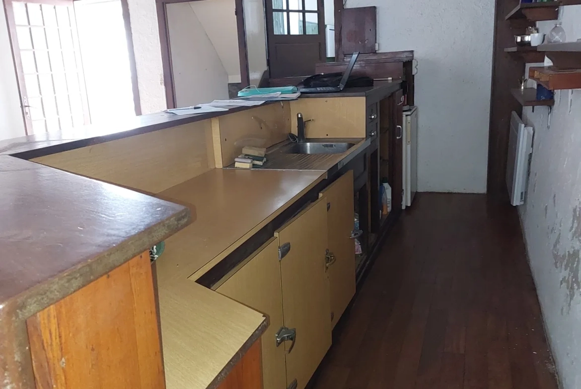 Maison de Bourg à vendre à Champniers et Reilhac, 130 m² avec terrain et potentiel d'extension 