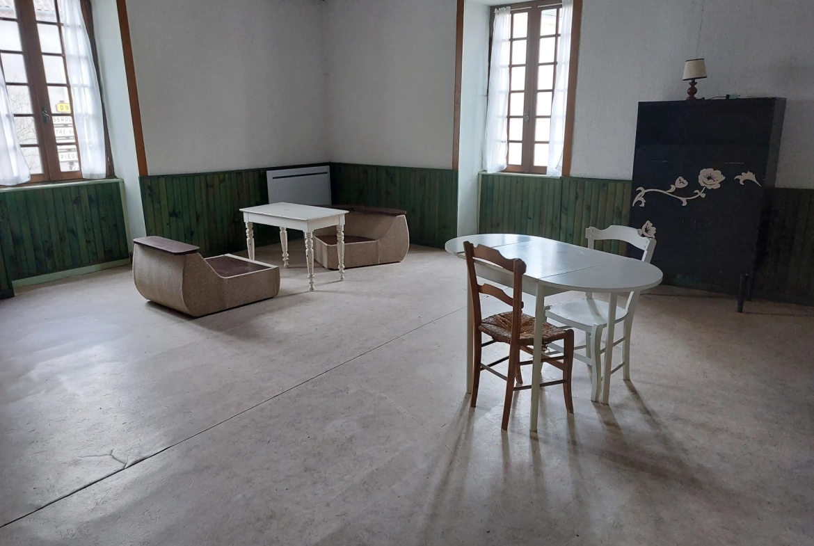 Maison de Bourg à vendre à Champniers et Reilhac, 130 m² avec terrain et potentiel d'extension 