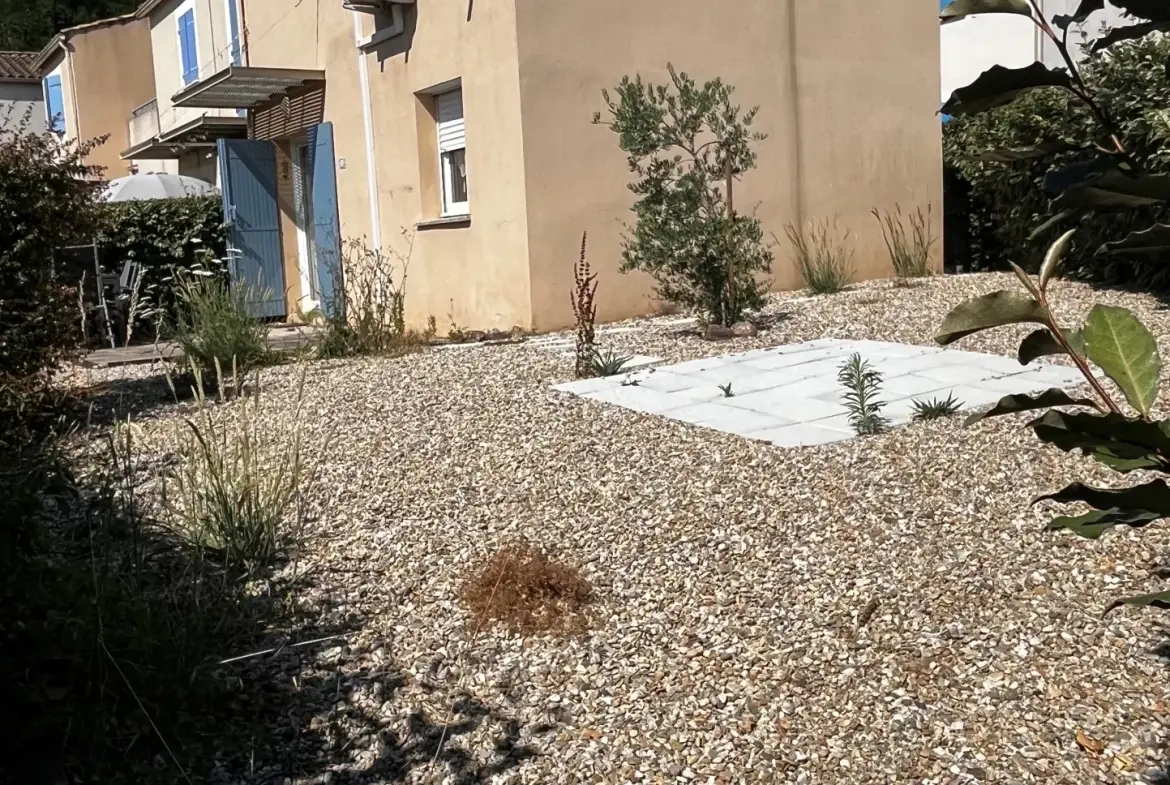 Charmante maison F4 avec jardin, terrasse et piscine à Anduze 