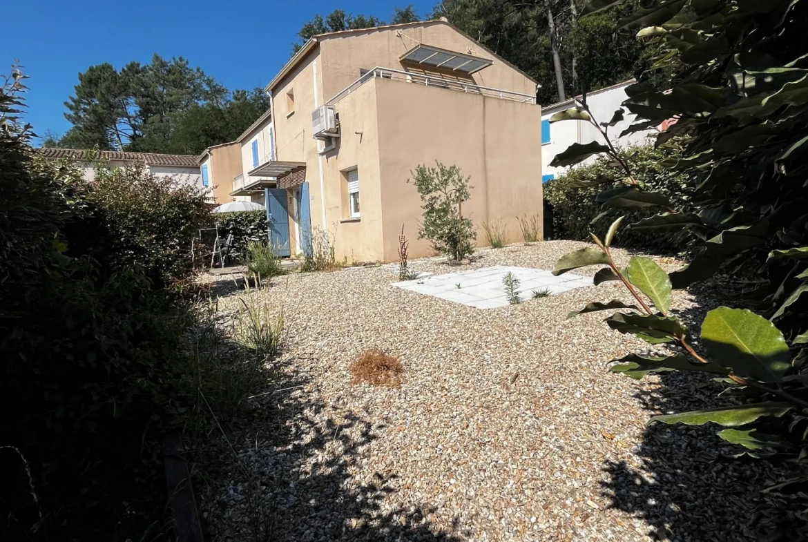 Charmante maison F4 avec jardin, terrasse et piscine à Anduze 