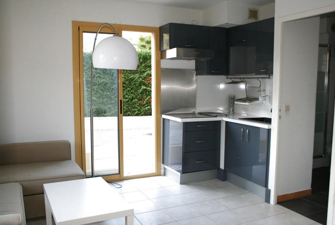 Studio de 20 m² avec loggia à Cavalaire-sur-Mer, idéal investissement locatif 