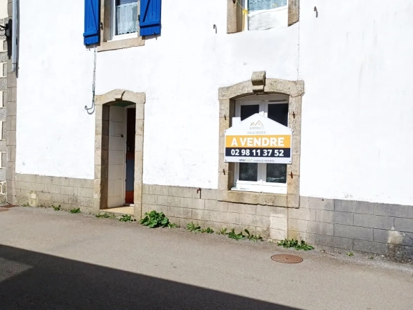 Charmante maison en pierre de 62 m² à Cléden-Cap-Sizun, proche des sites emblématiques