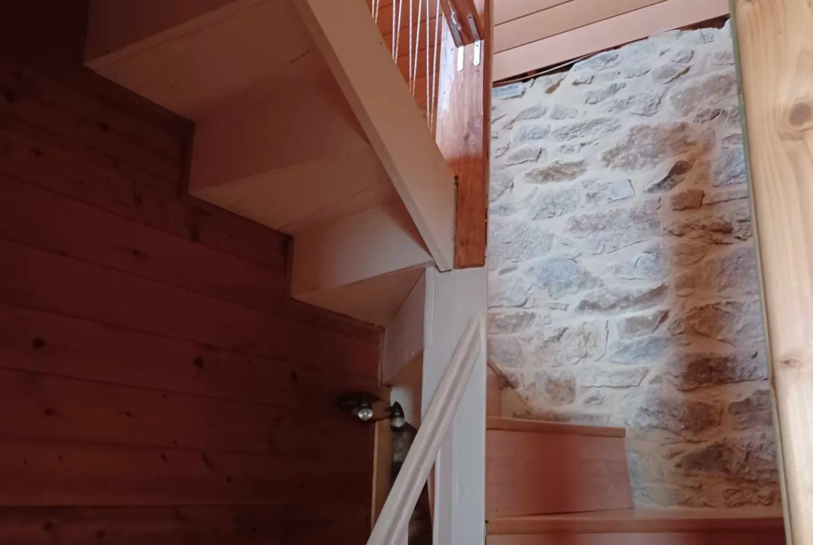 Charmante maison en pierre de 62 m² à Cléden-Cap-Sizun, proche des sites emblématiques 