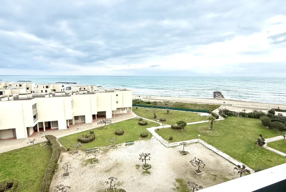 Studio cabine rénové avec vue panoramique sur la mer à Le Barcarès 
