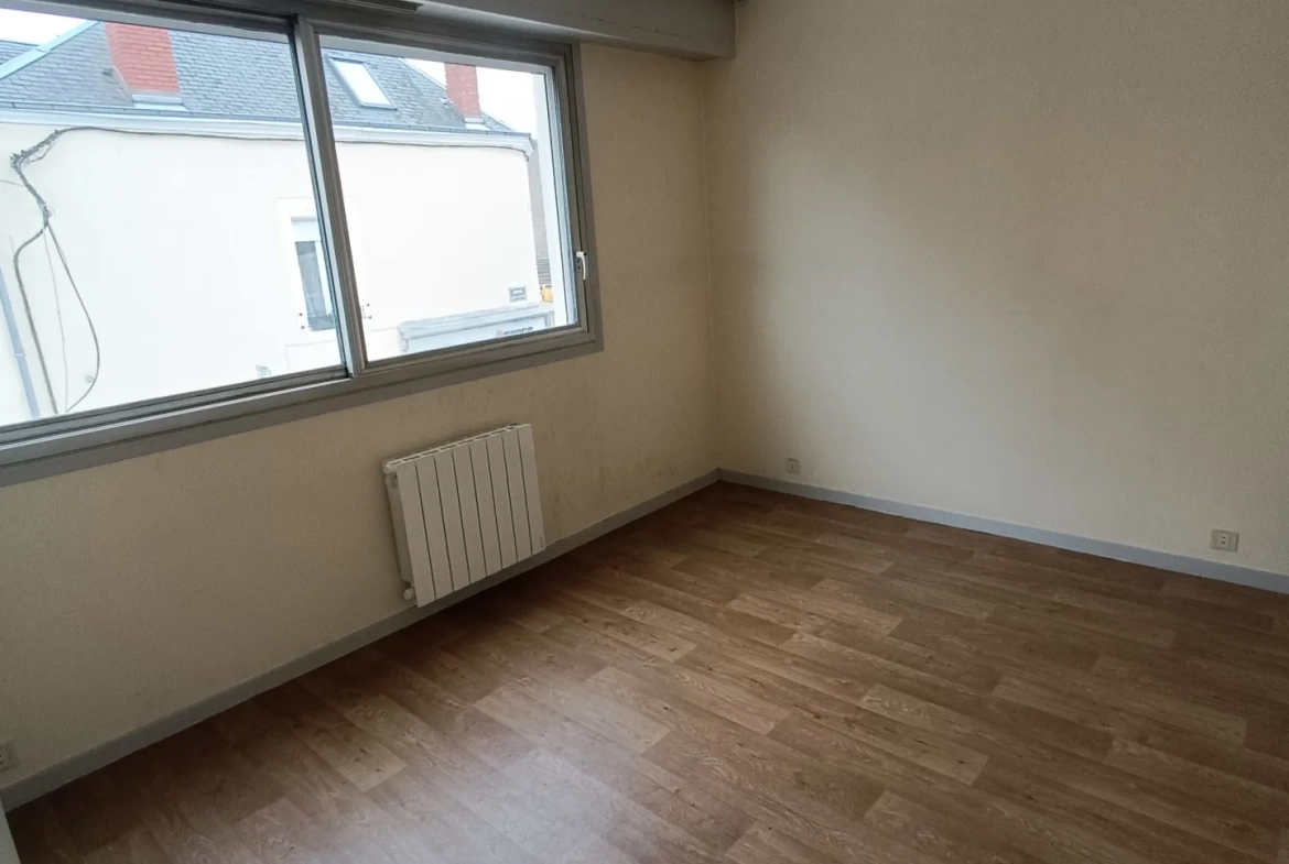 Appartement F3 à Vierzon avec balcon, cave et parking - Idéal premier achat ou investissement 