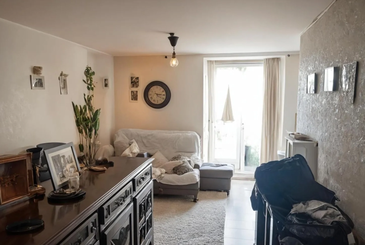 Immeuble de rapport avec commerce et appartement à Allassac 