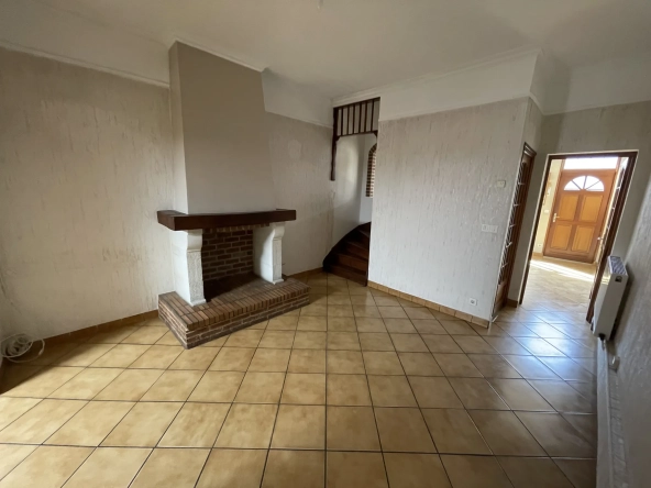 Maison à vendre à Hénin-Beaumont, construction 1930, 88,1 m² avec jardin et cave
