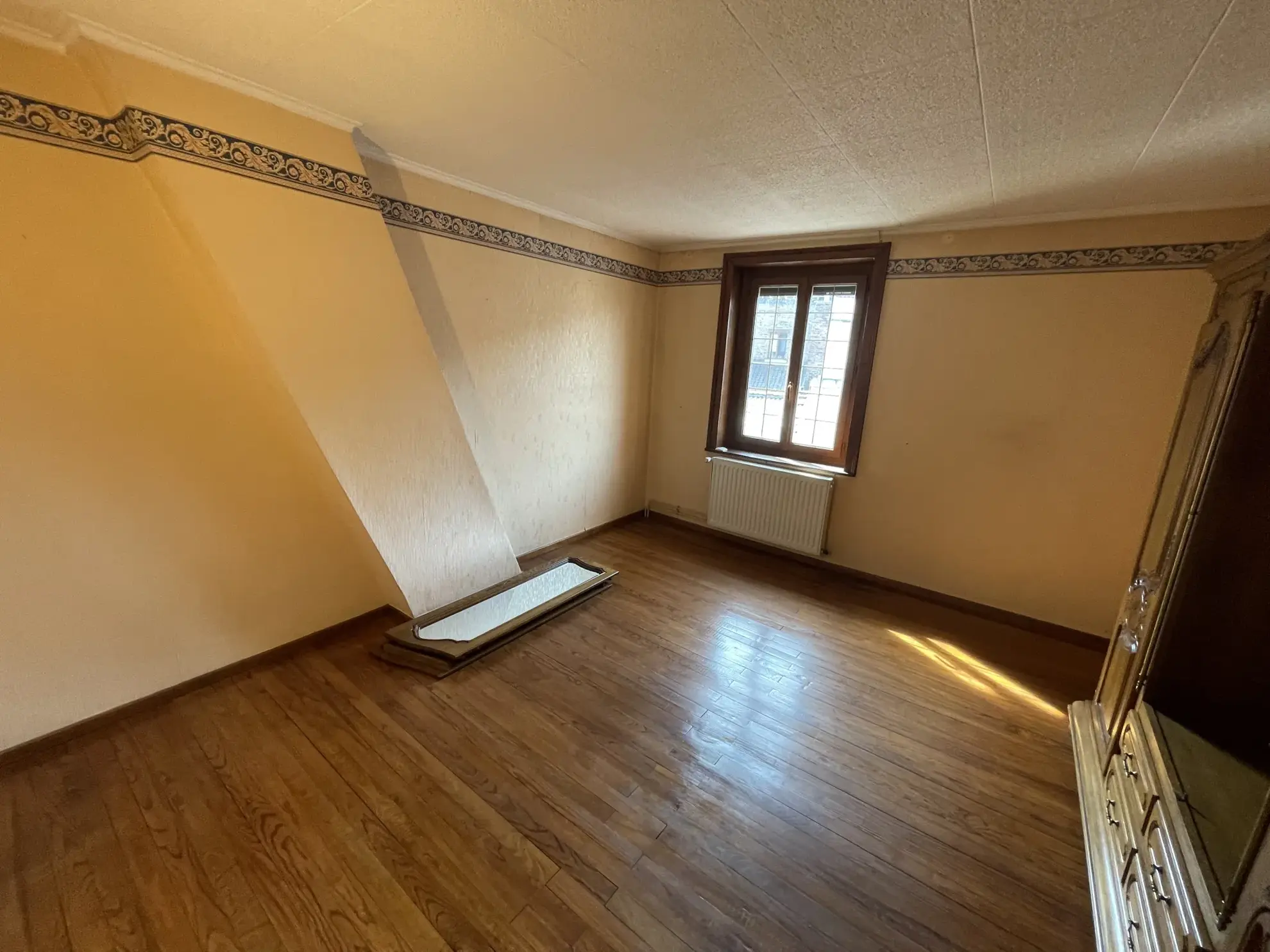 Maison à vendre à Hénin-Beaumont, construction 1930, 88,1 m² avec jardin et cave 