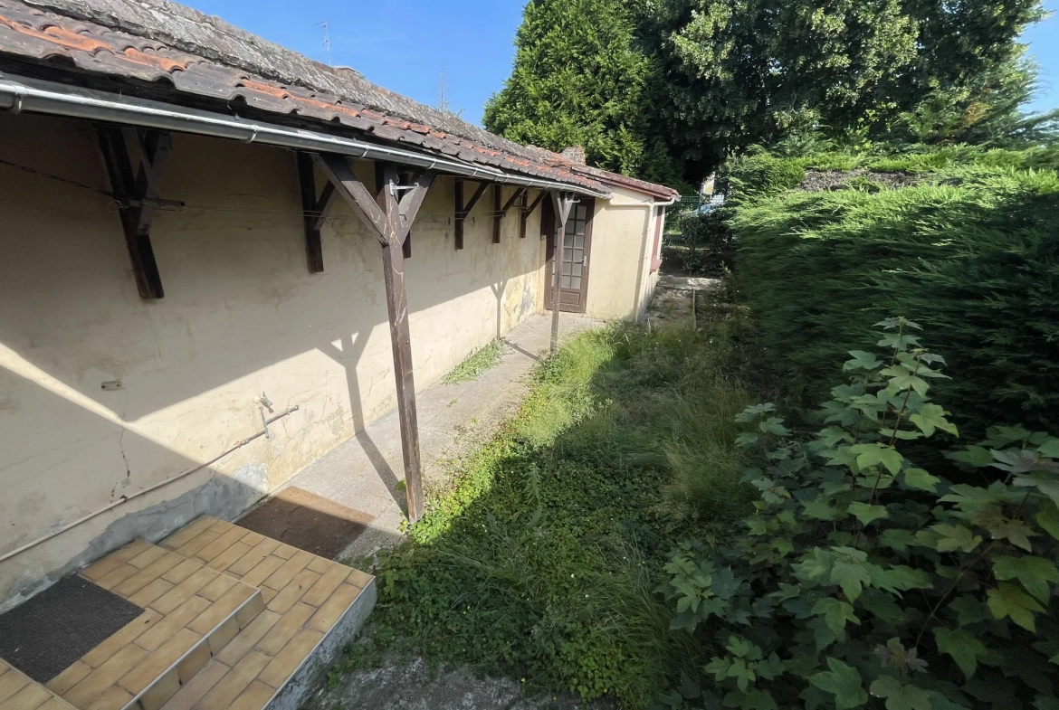 Maison à vendre à Hénin-Beaumont, construction 1930, 88,1 m² avec jardin et cave 