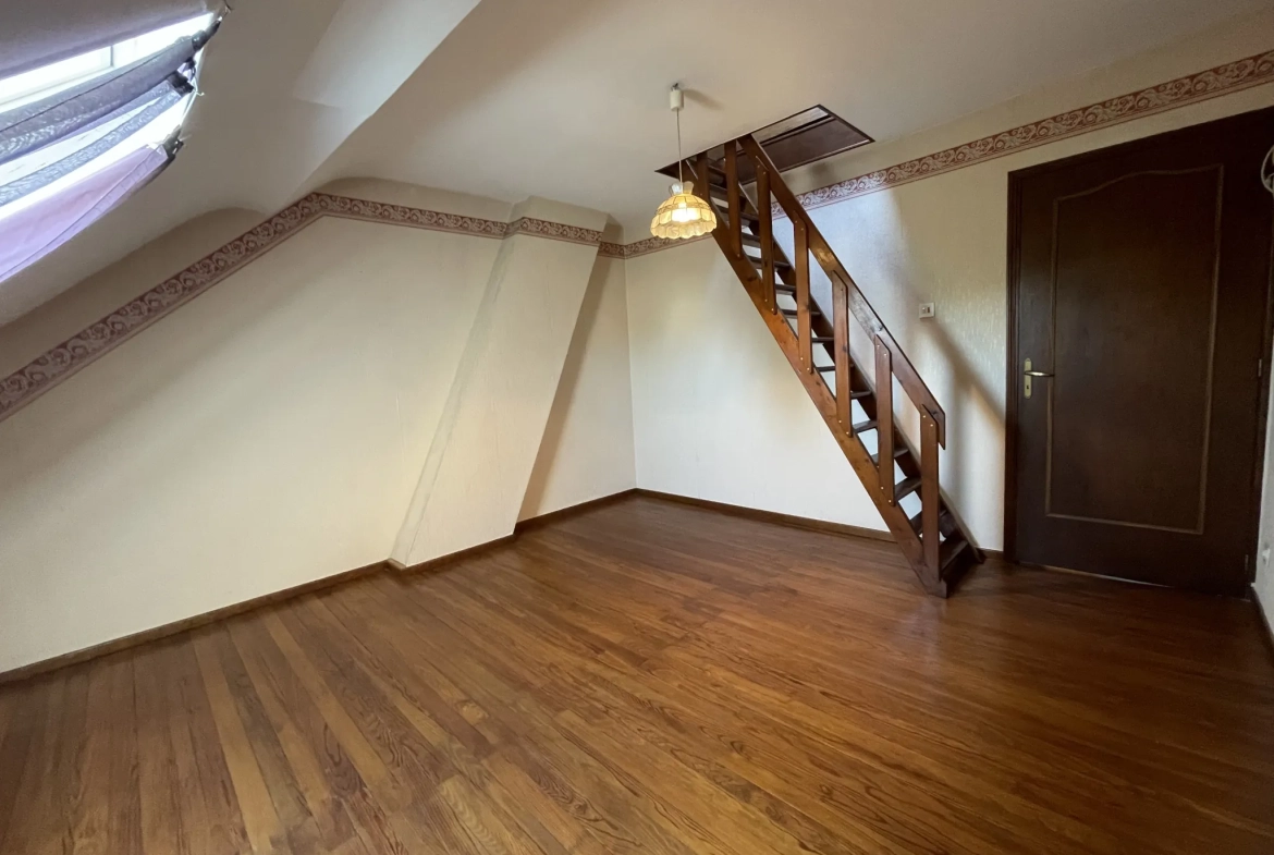 Maison à vendre à Hénin-Beaumont, construction 1930, 88,1 m² avec jardin et cave 