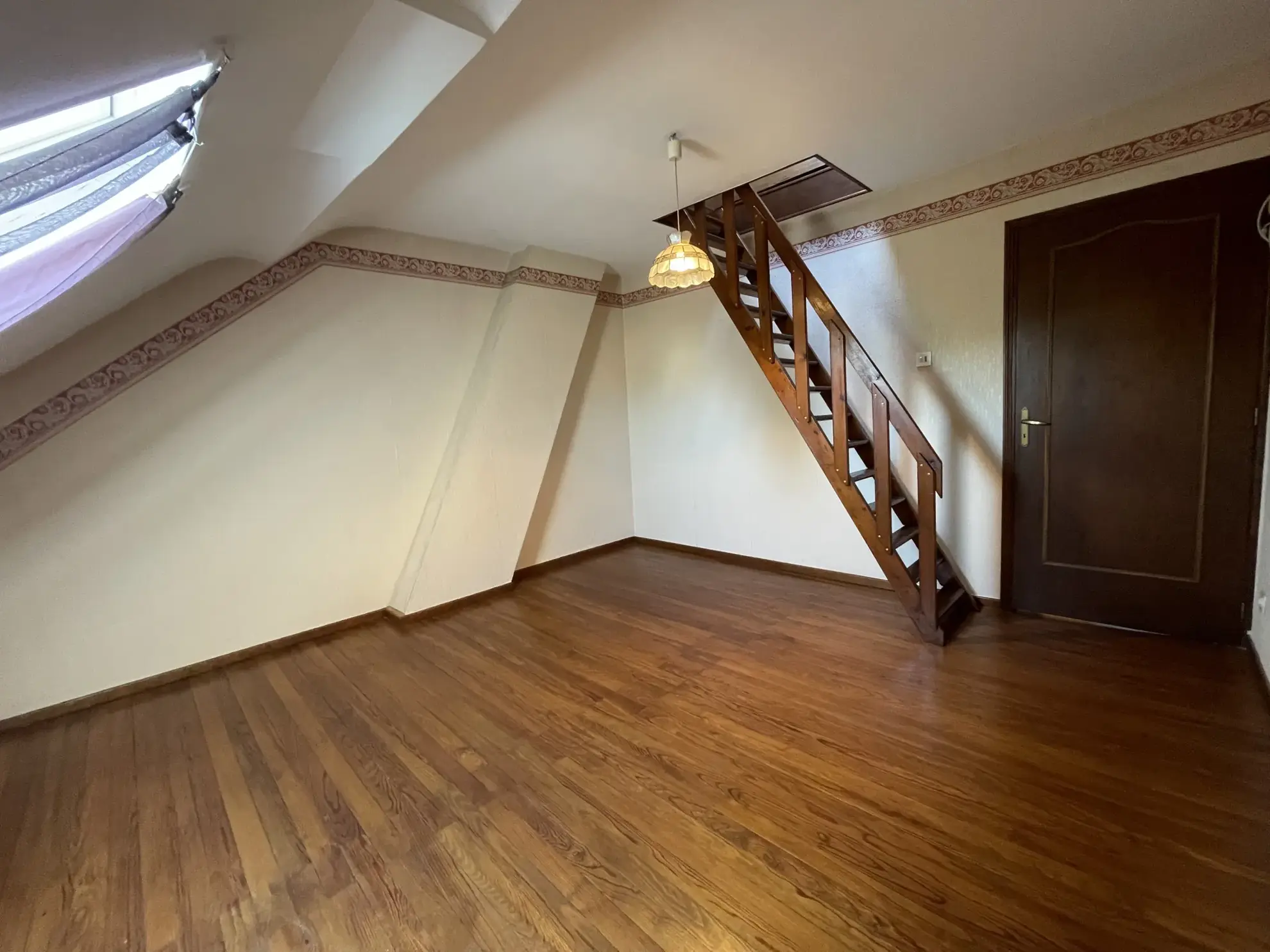 Maison à vendre à Hénin-Beaumont, construction 1930, 88,1 m² avec jardin et cave 
