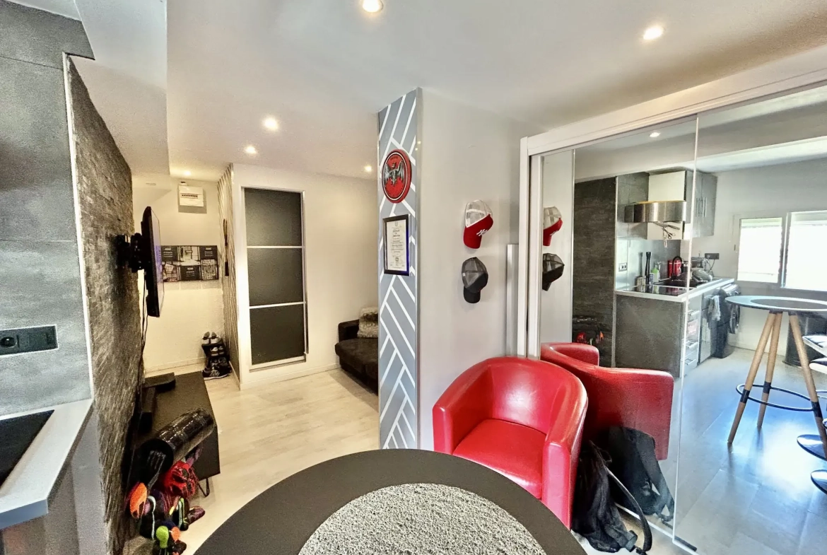 Studio rénové de 20m² à Sanary-sur-Mer, idéal centre-ville et port 