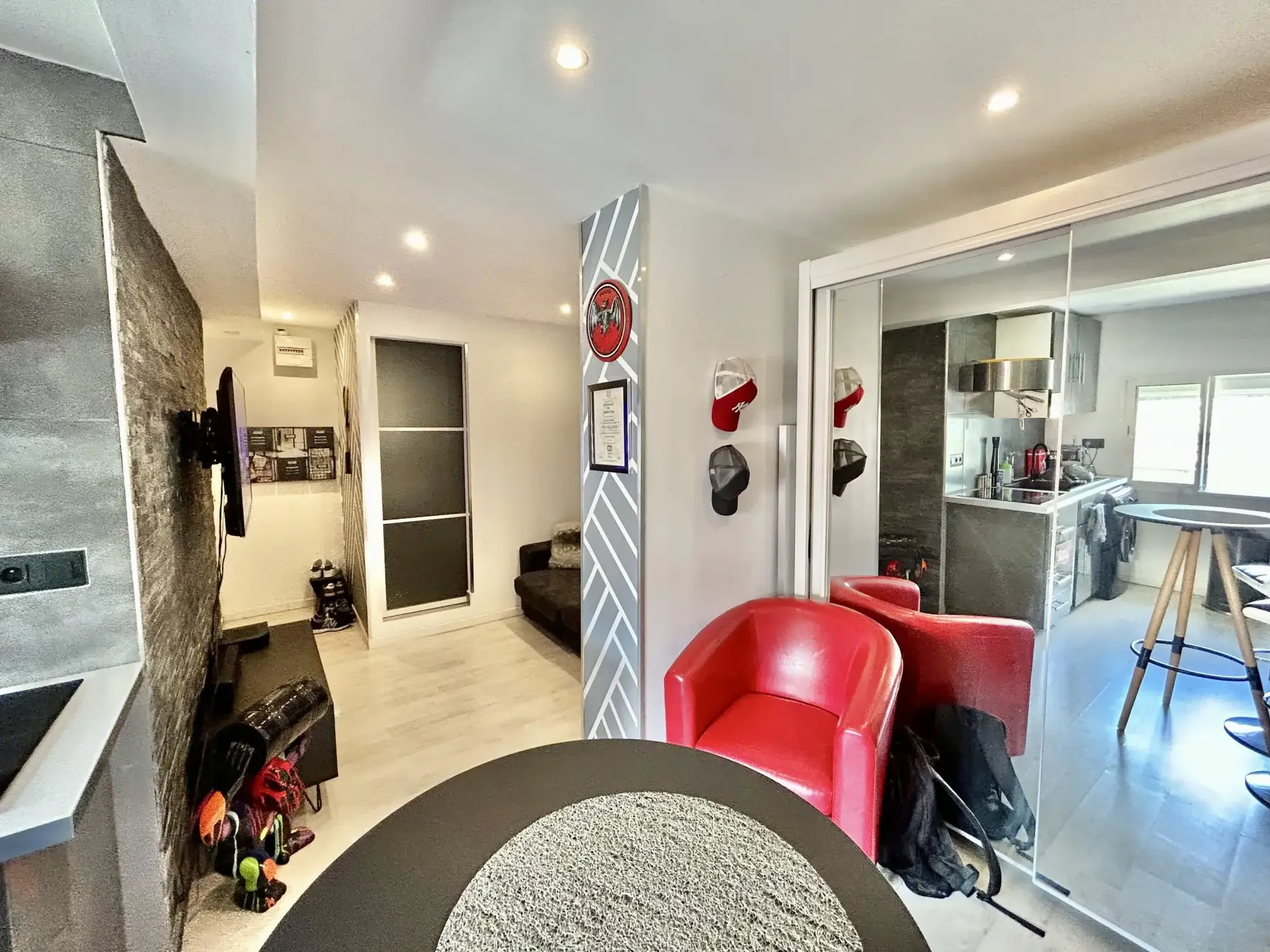 Studio rénové de 20m² à Sanary-sur-Mer, idéal centre-ville et port 