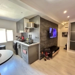 Studio rénové de 20m² à Sanary-sur-Mer, idéal centre-ville et port