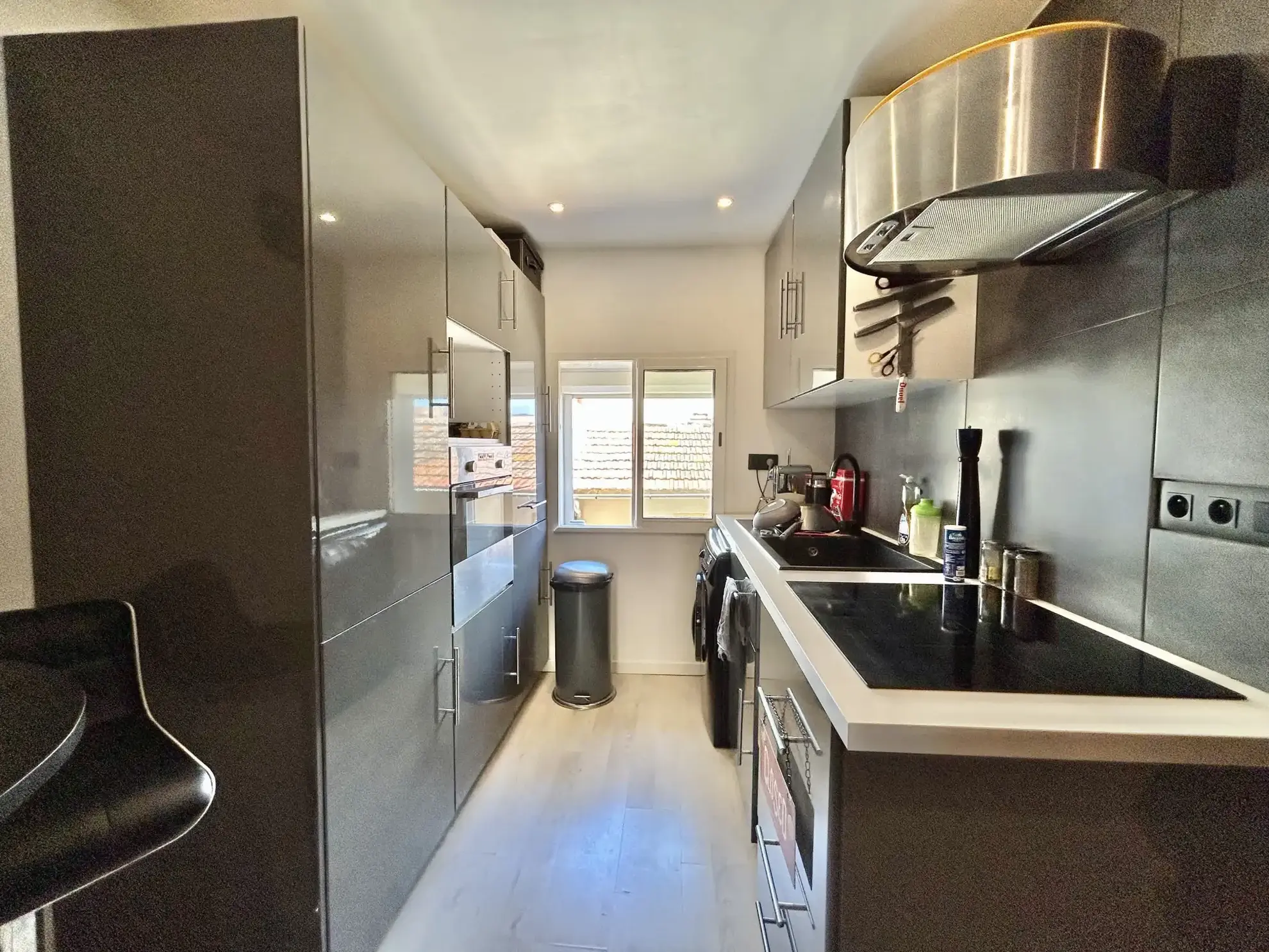 Studio rénové de 20m² à Sanary-sur-Mer, idéal centre-ville et port 