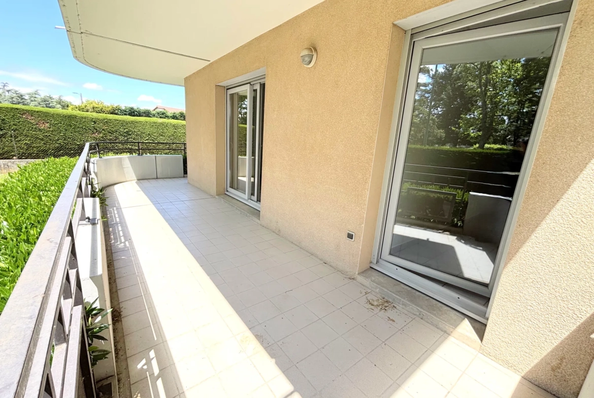 Bel appartement T4 avec terrasse et garage à Veauche, proche de toutes commodités 