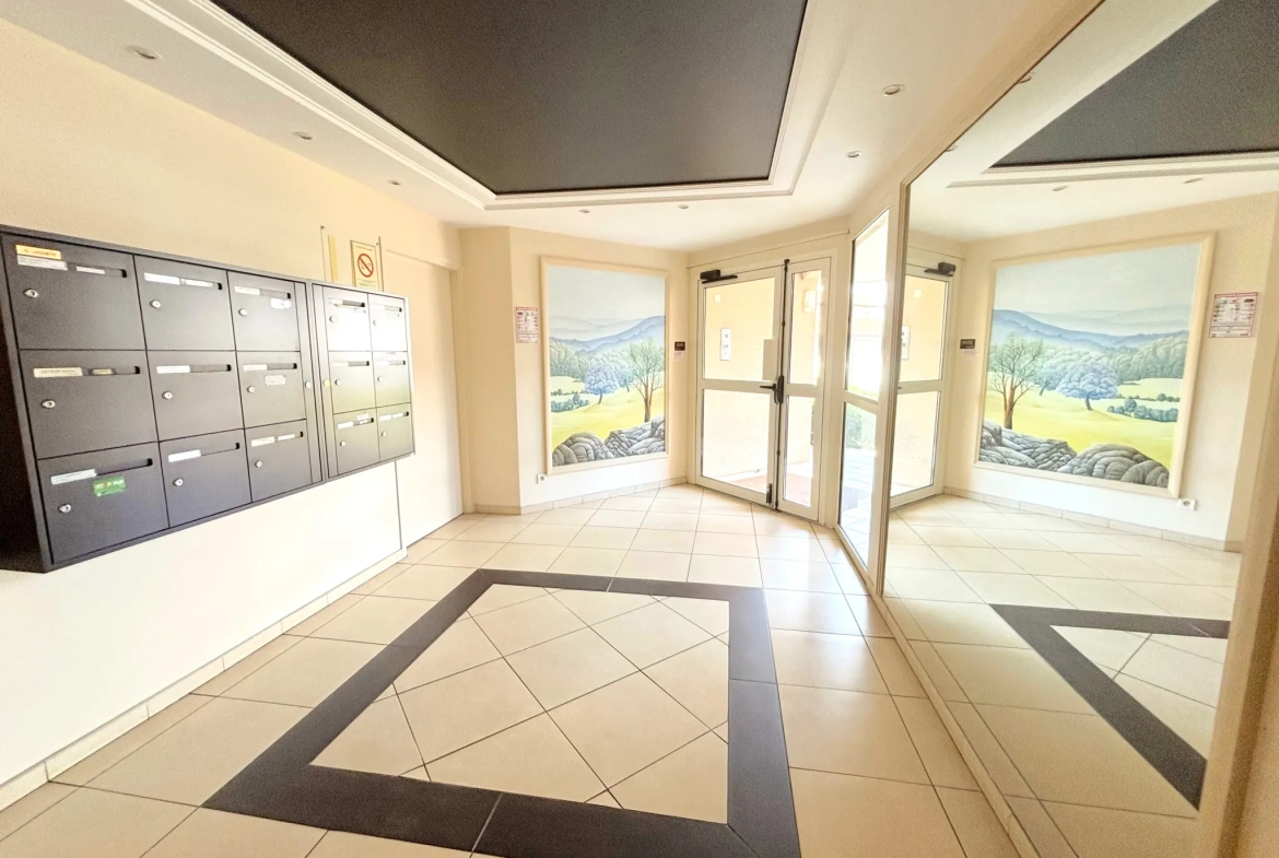 Bel appartement T4 avec terrasse et garage à Veauche, proche de toutes commodités 