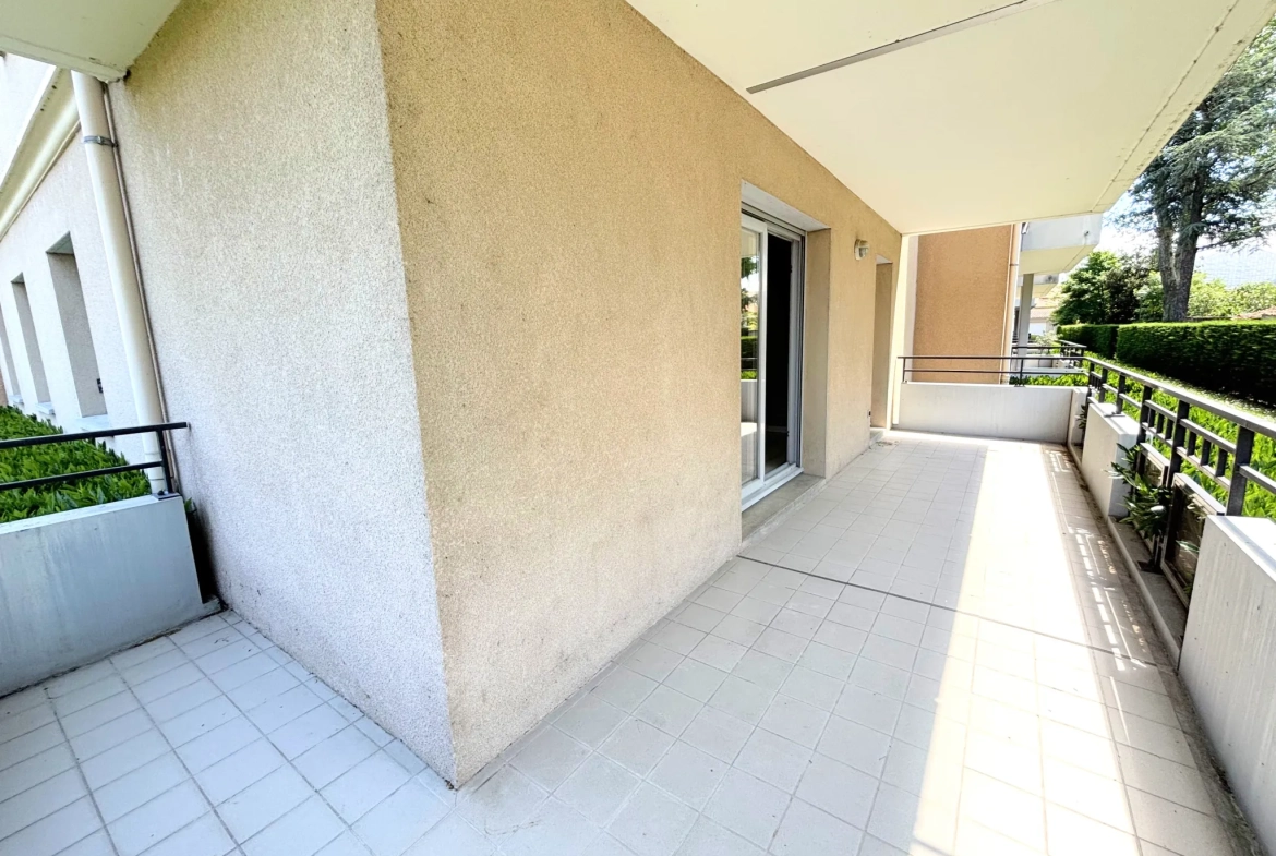Bel appartement T4 avec terrasse et garage à Veauche, proche de toutes commodités 