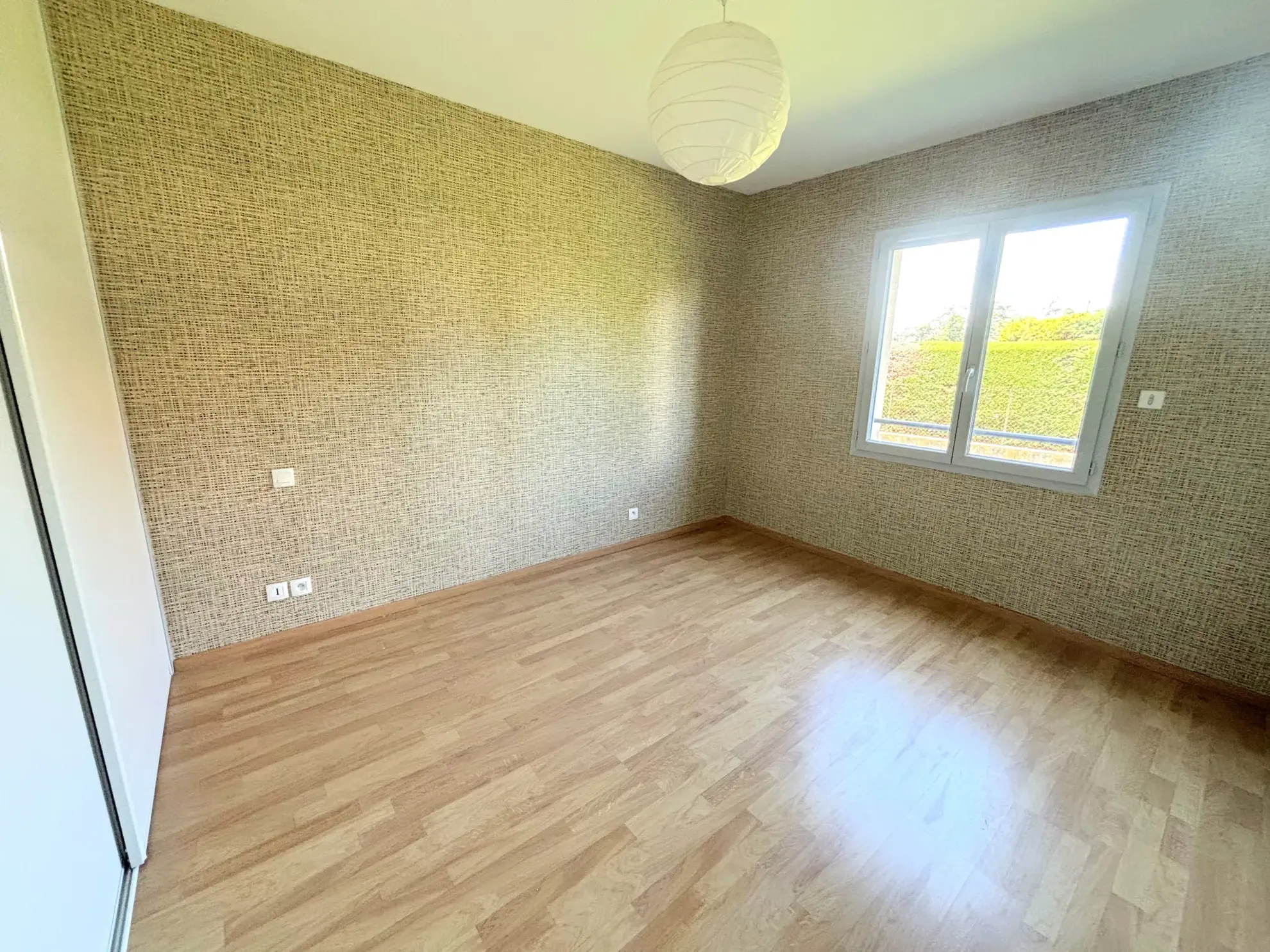 Bel appartement T4 avec terrasse et garage à Veauche, proche de toutes commodités 