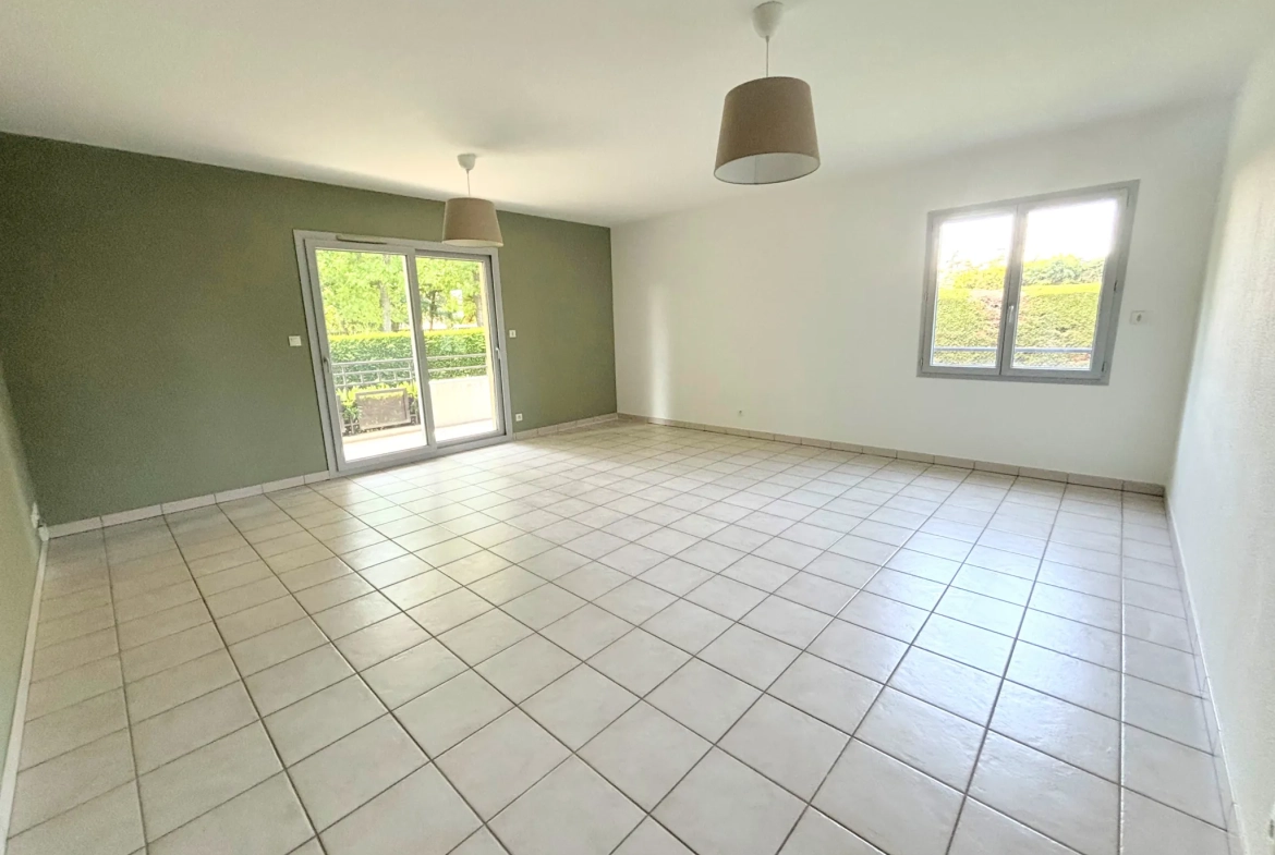 Bel appartement T4 avec terrasse et garage à Veauche, proche de toutes commodités 