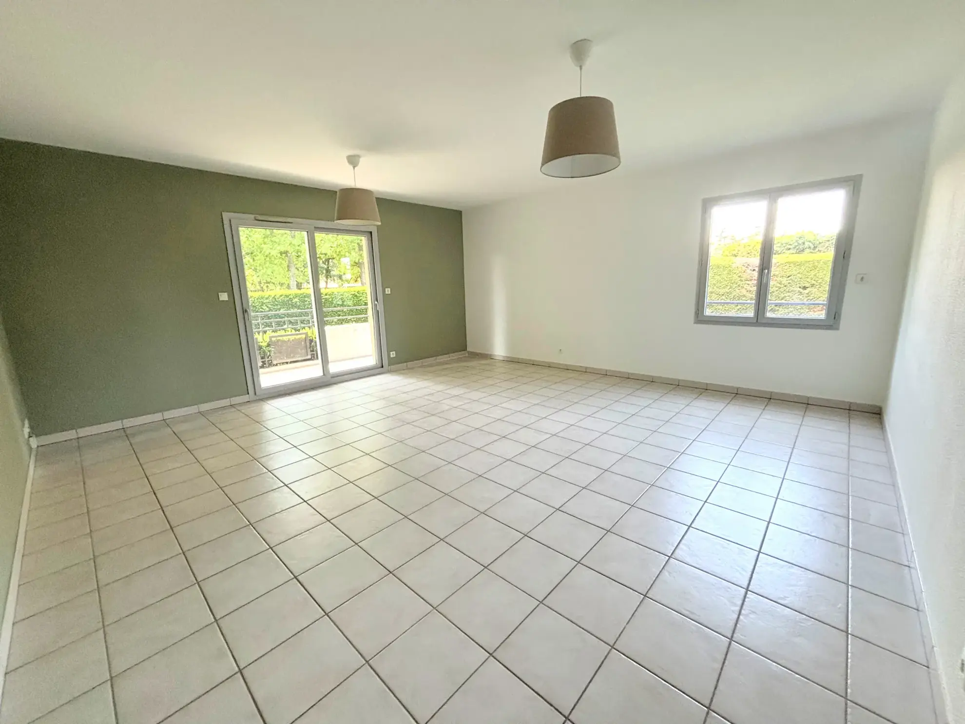 Bel appartement T4 avec terrasse et garage à Veauche, proche de toutes commodités 