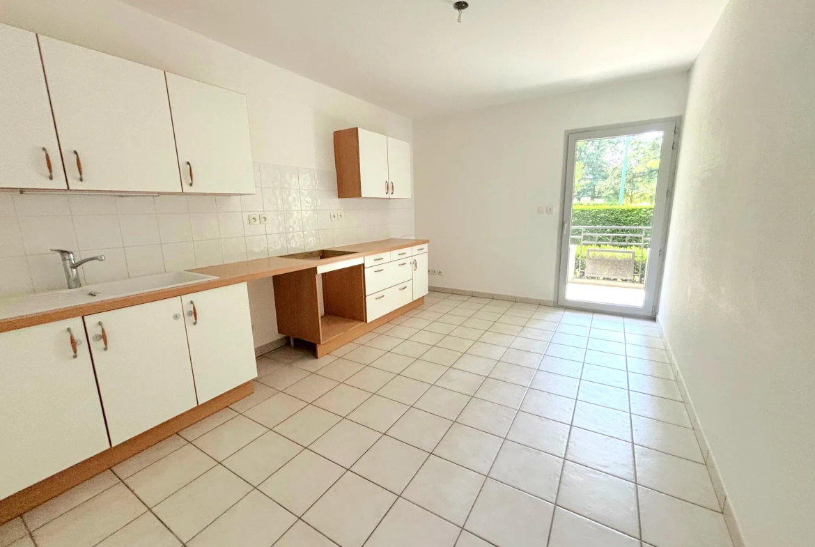 Bel appartement T4 avec terrasse et garage à Veauche, proche de toutes commodités 