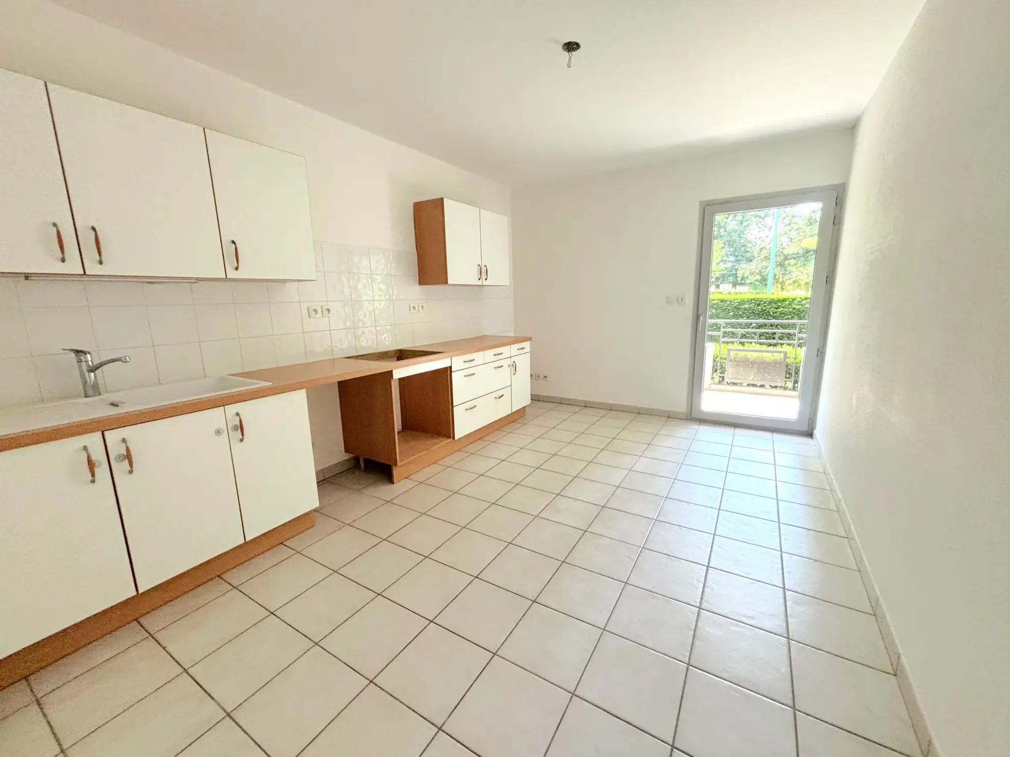 Bel appartement T4 avec terrasse et garage à Veauche, proche de toutes commodités 