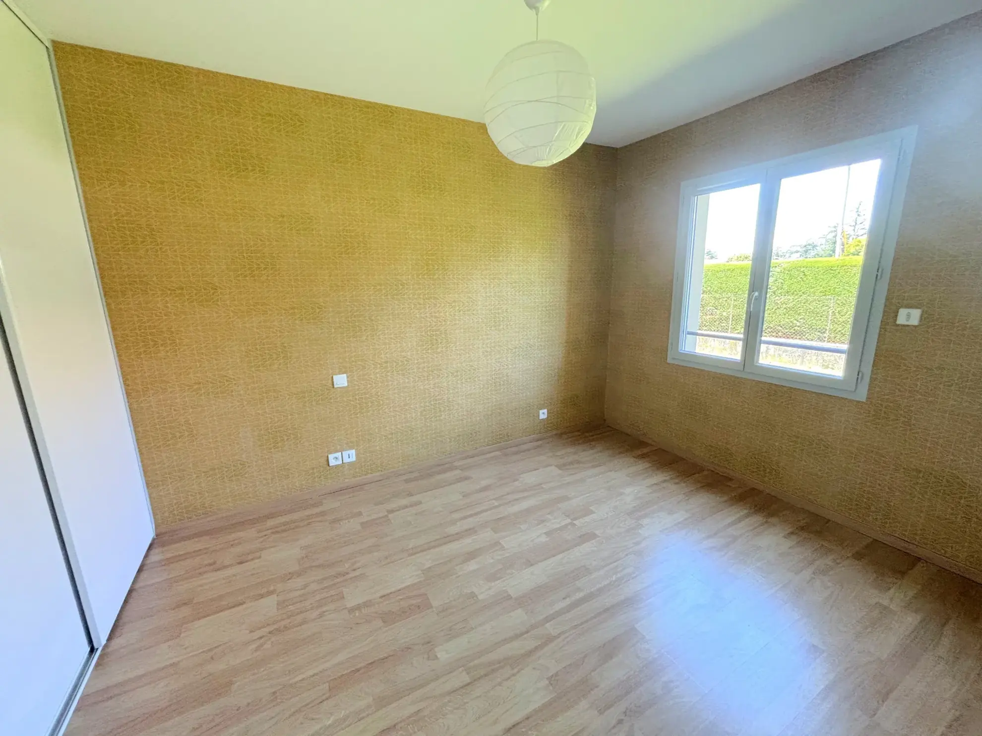 Bel appartement T4 avec terrasse et garage à Veauche, proche de toutes commodités 