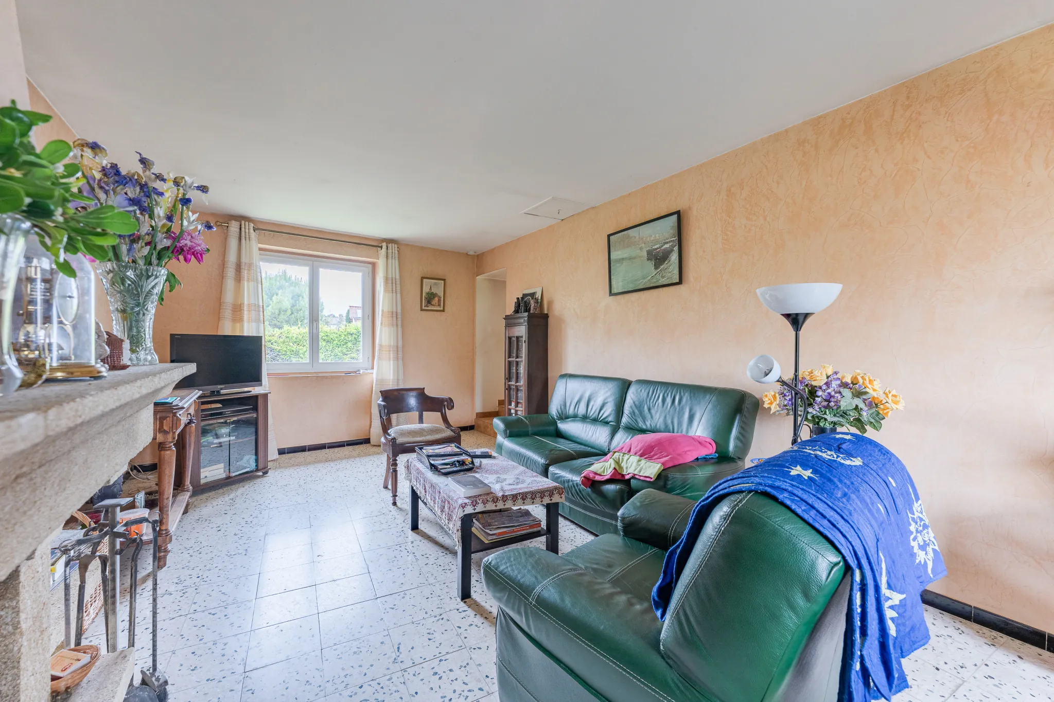 Appartement ancien à vendre à Genay avec potentiel de rénovation 