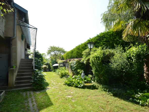 Appartement ancien à vendre à Genay avec potentiel de rénovation