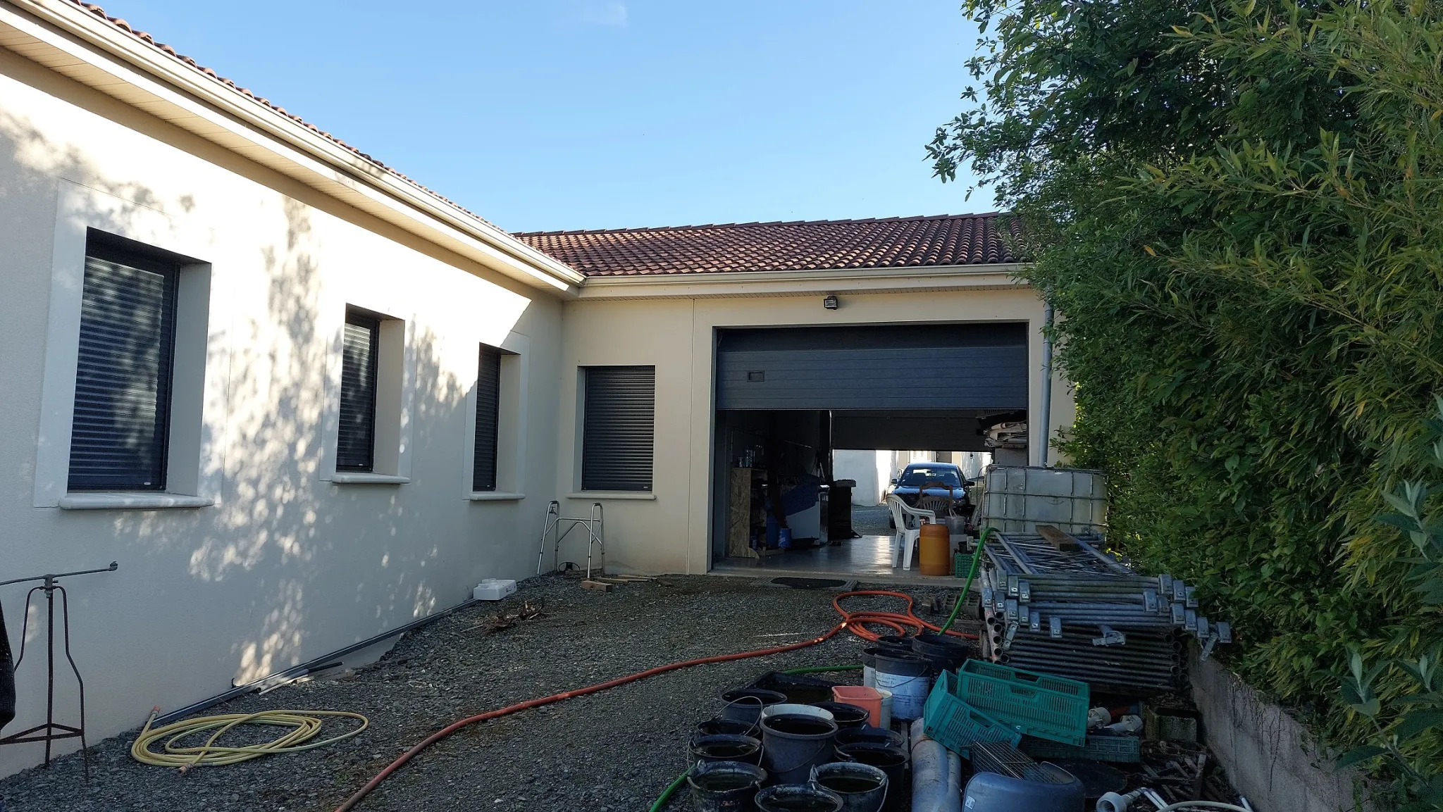 Villa de plain-pied proche Niort avec 4 chambres et jardin de 800 m² 