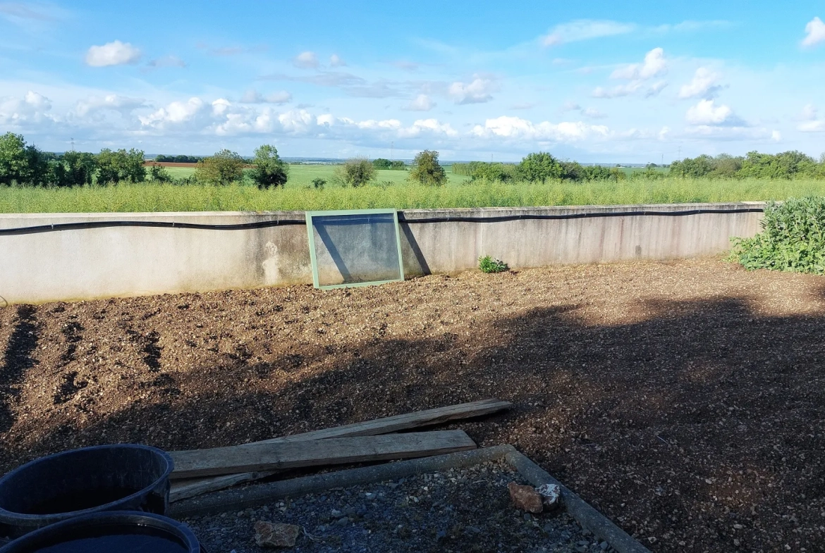 Villa de plain-pied proche Niort avec 4 chambres et jardin de 800 m² 