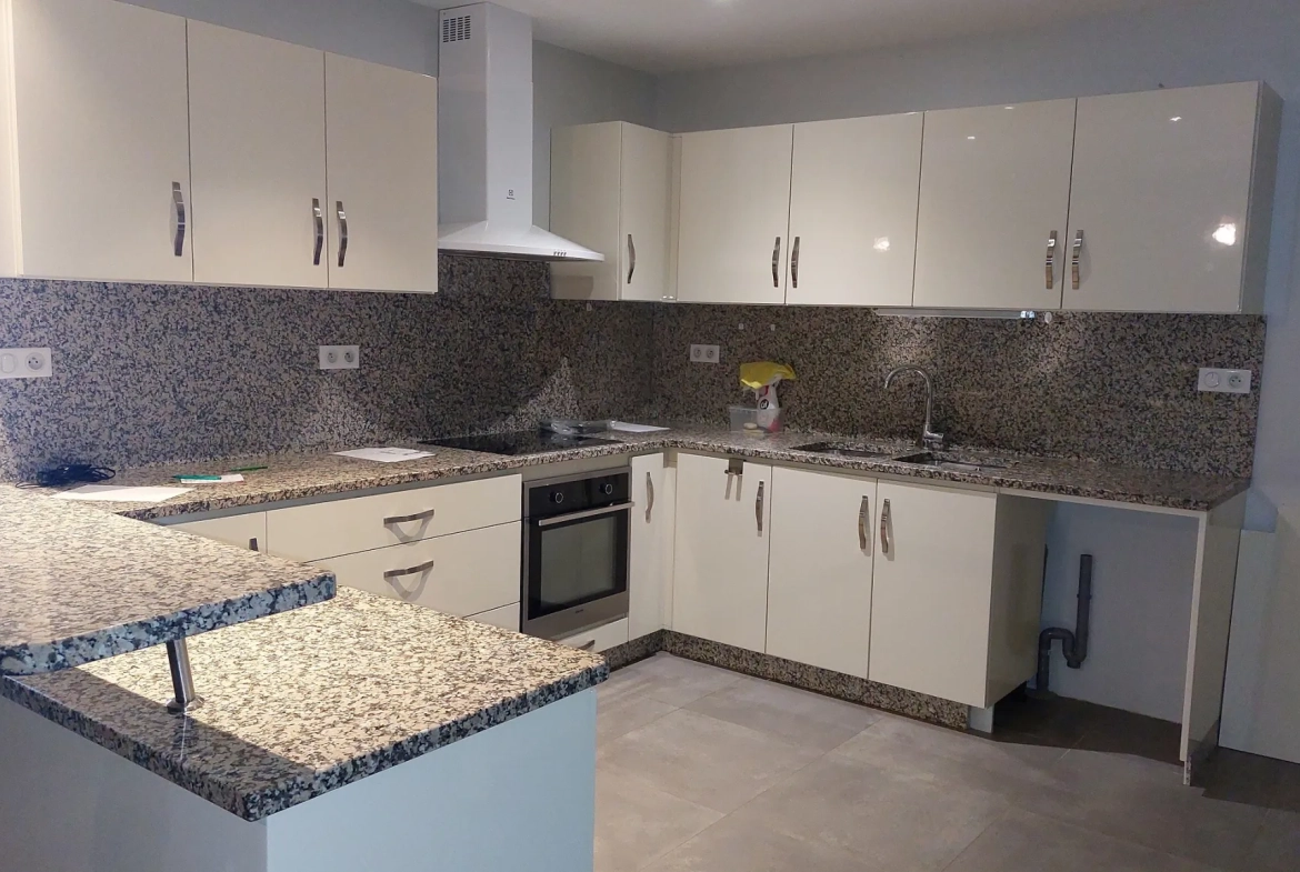Villa de plain-pied proche Niort avec 4 chambres et jardin de 800 m² 
