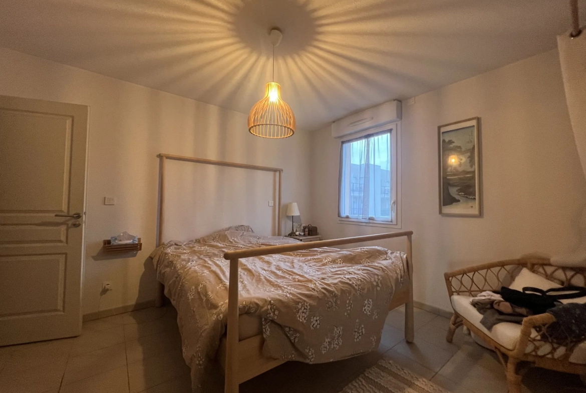 Appartement T2 avec terrasse à Nîmes - Loué, proche gare et commodités 