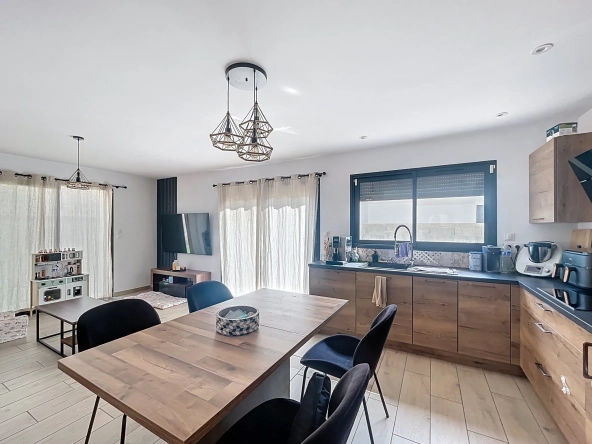 Villa contemporaine de 65 m² à Saint-Féliu-d'Amont avec 2 chambres