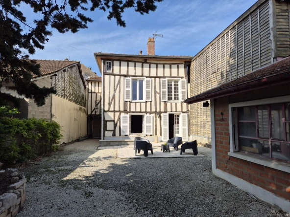 Charmante maison de 143 m² avec jardin et dépendances à Eclaron