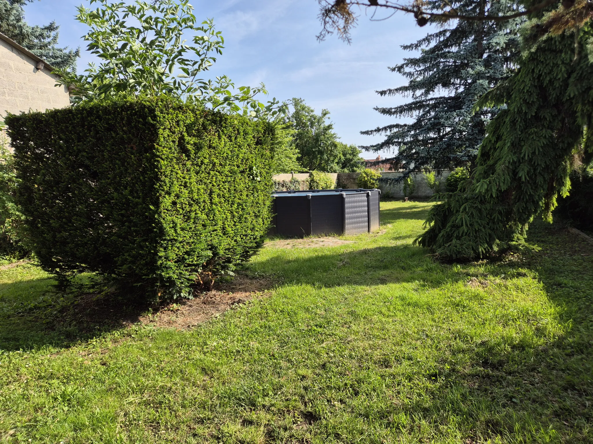Charmante maison de 143 m² avec jardin et dépendances à Eclaron 