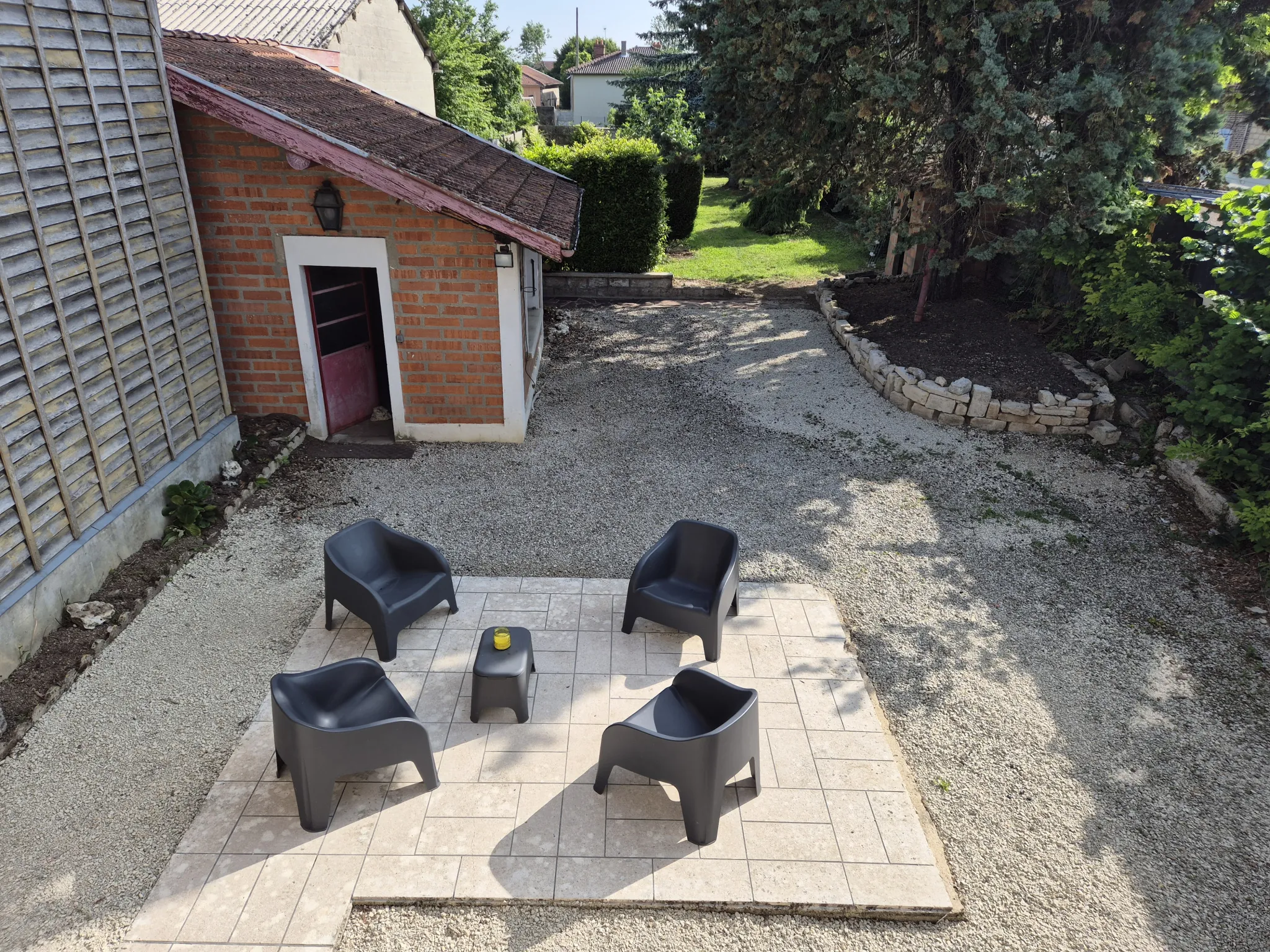 Charmante maison de 143 m² avec jardin et dépendances à Eclaron 