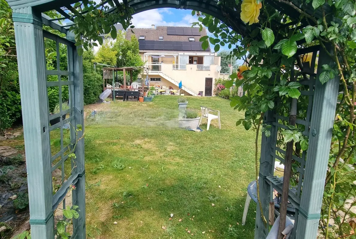 Maison de 142 m² avec terrain clos et appartement indépendant à Porcelette 
