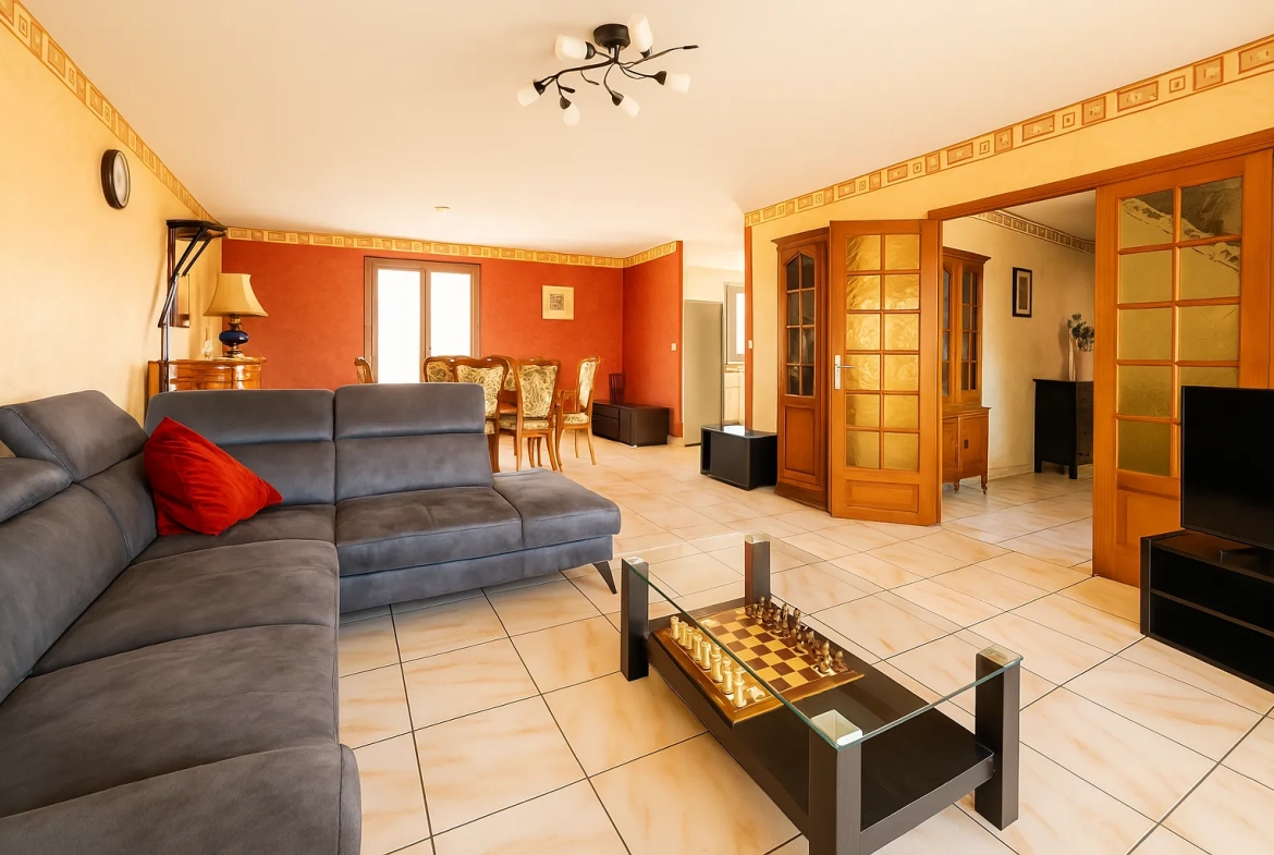 Maison de 142 m² avec terrain clos et appartement indépendant à Porcelette 