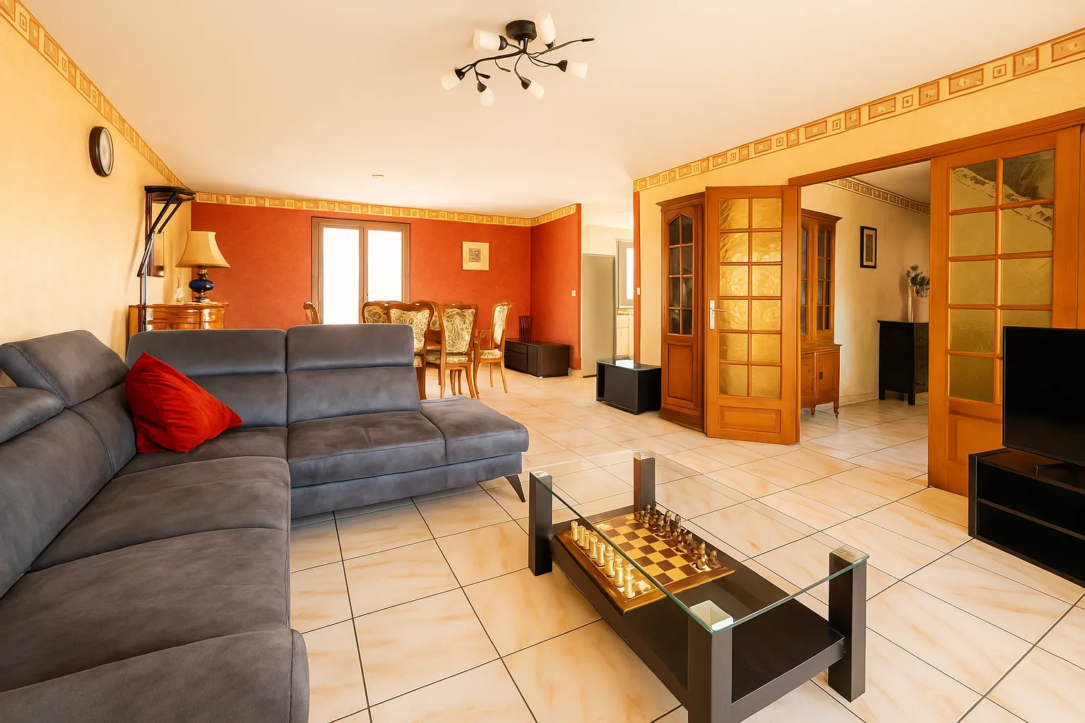 Maison de 142 m² avec terrain clos et appartement indépendant à Porcelette 