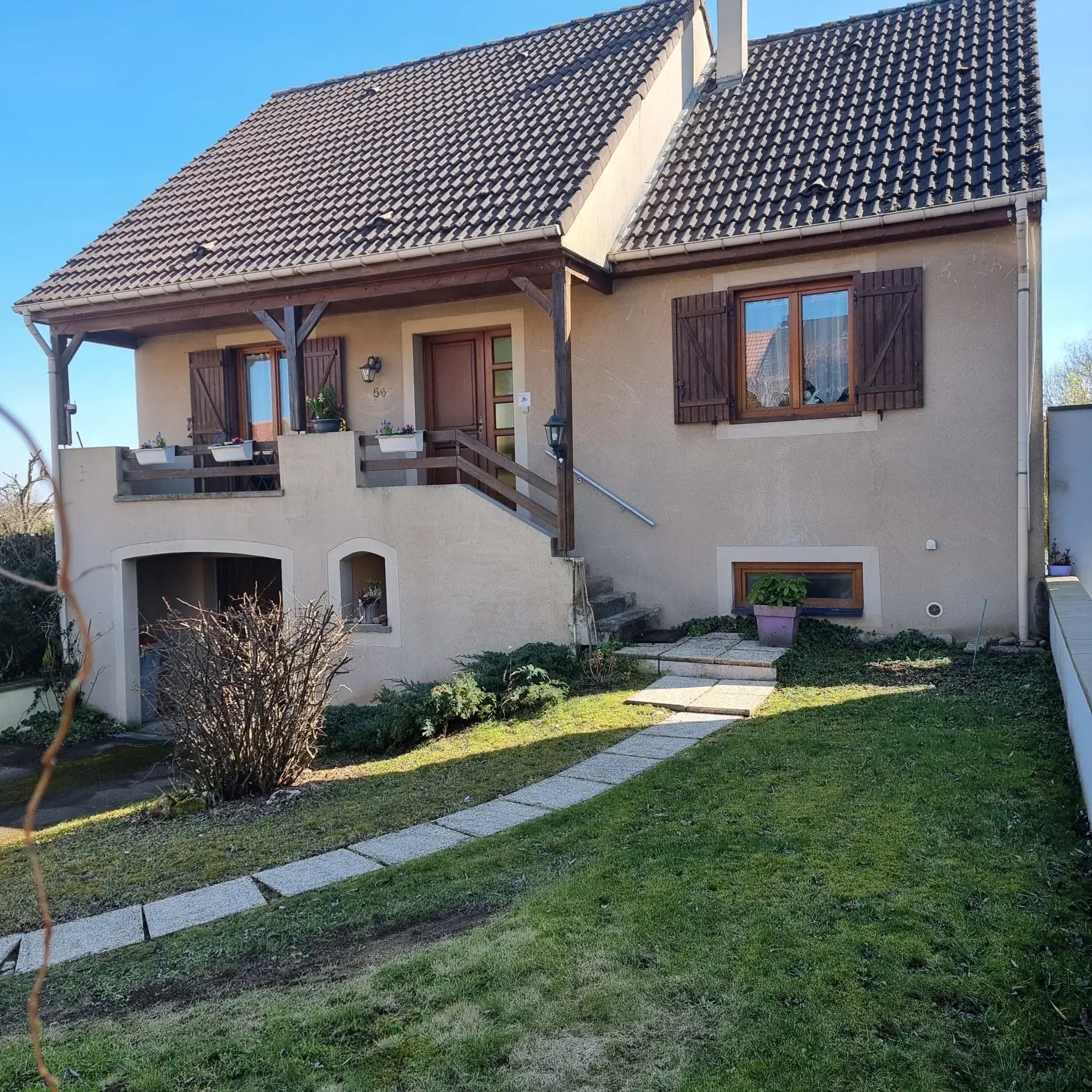 Maison de 142 m² avec terrain clos et appartement indépendant à Porcelette 