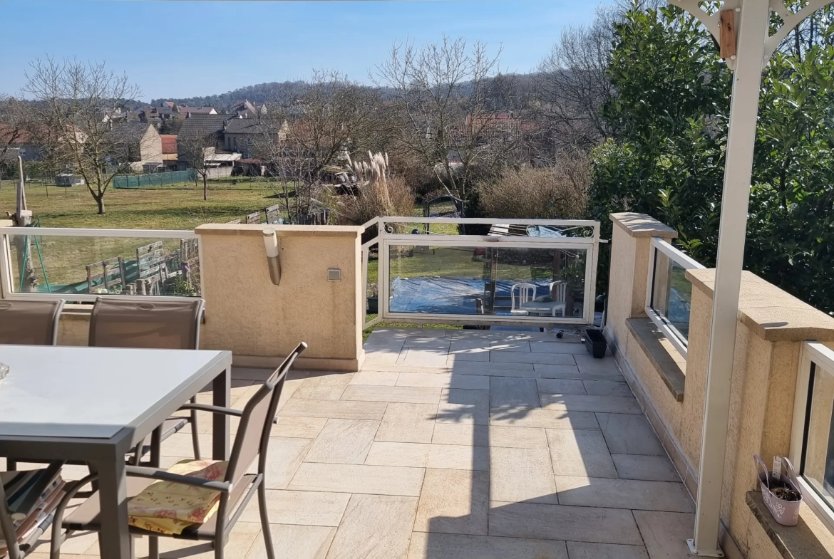 Maison de 142 m² avec terrain clos et appartement indépendant à Porcelette 