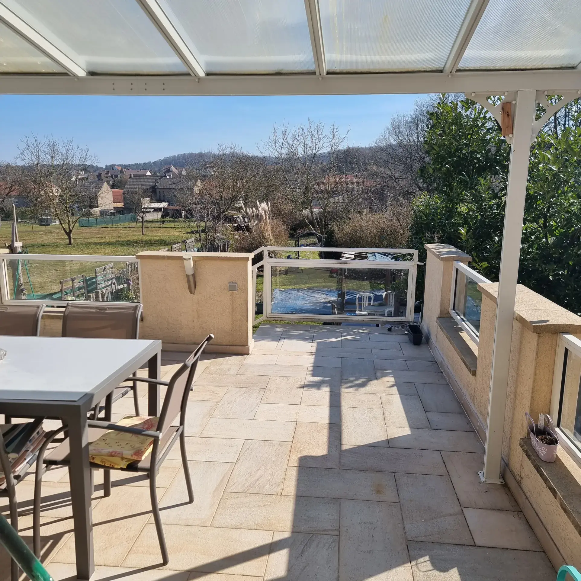 Maison de 142 m² avec terrain clos et appartement indépendant à Porcelette 
