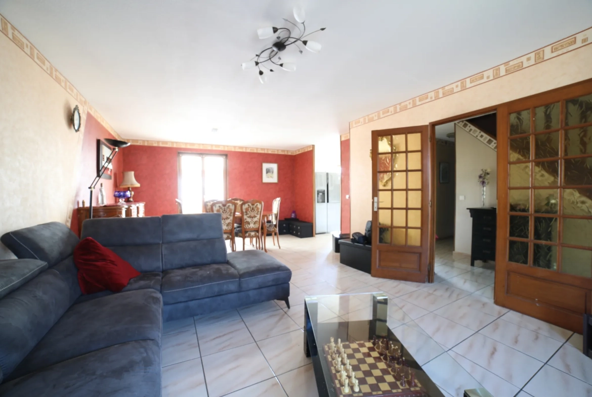 Maison de 142 m² avec terrain clos et appartement indépendant à Porcelette 
