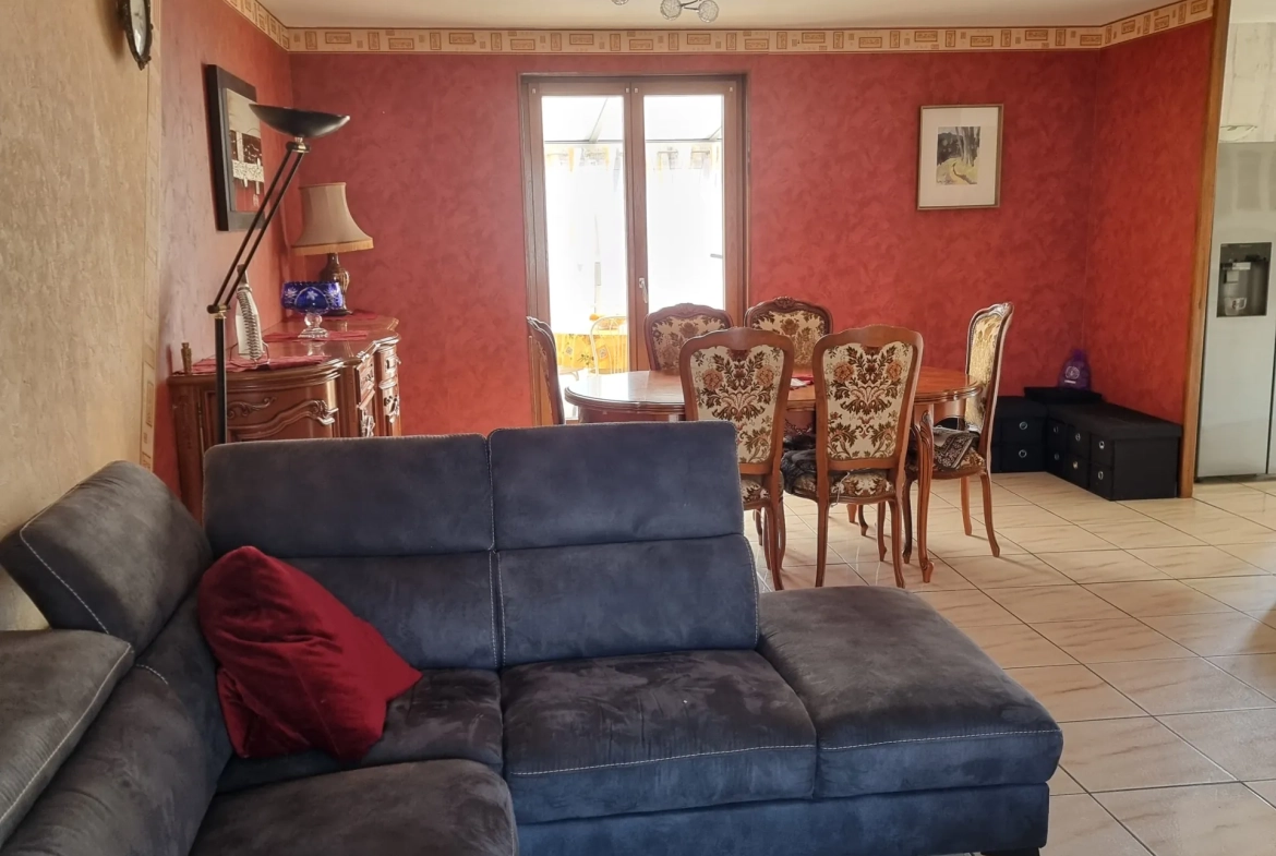 Maison de 142 m² avec terrain clos et appartement indépendant à Porcelette 