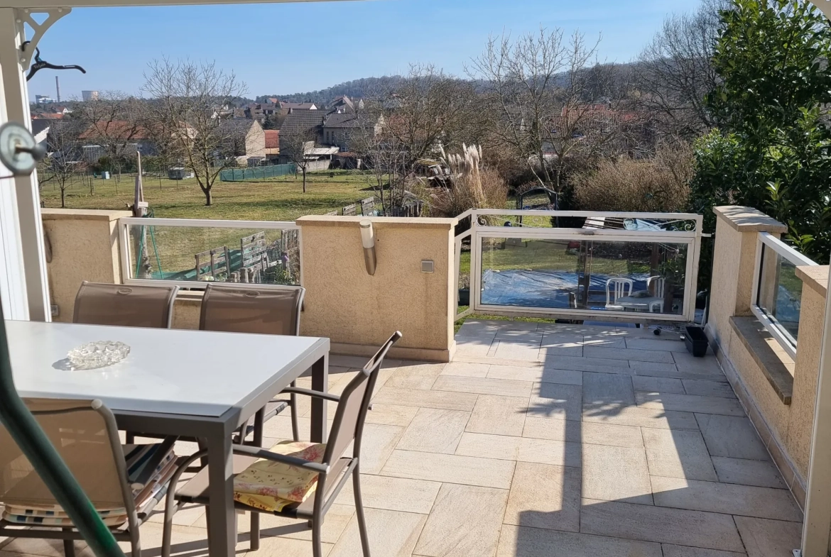 Maison de 142 m² avec terrain clos et appartement indépendant à Porcelette 