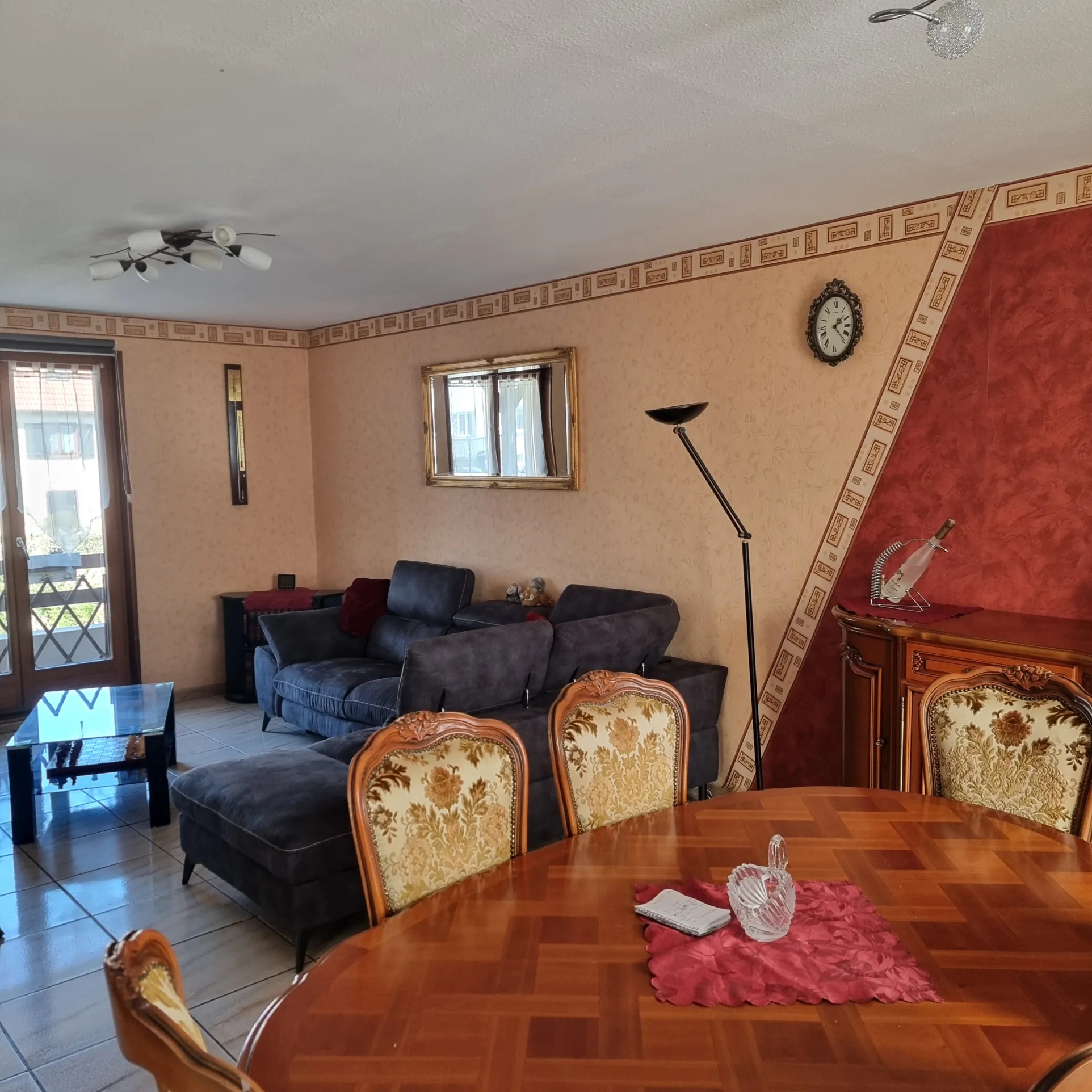 Maison de 142 m² avec terrain clos et appartement indépendant à Porcelette 