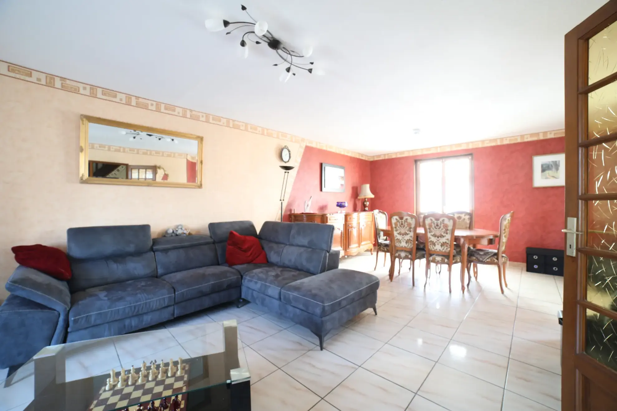 Maison de 142 m² avec terrain clos et appartement indépendant à Porcelette 